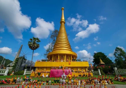 รูปปั้นไอ้ไข่เด็กวัดเจดีย์ในจังหวัดนครศรีธรรมราช